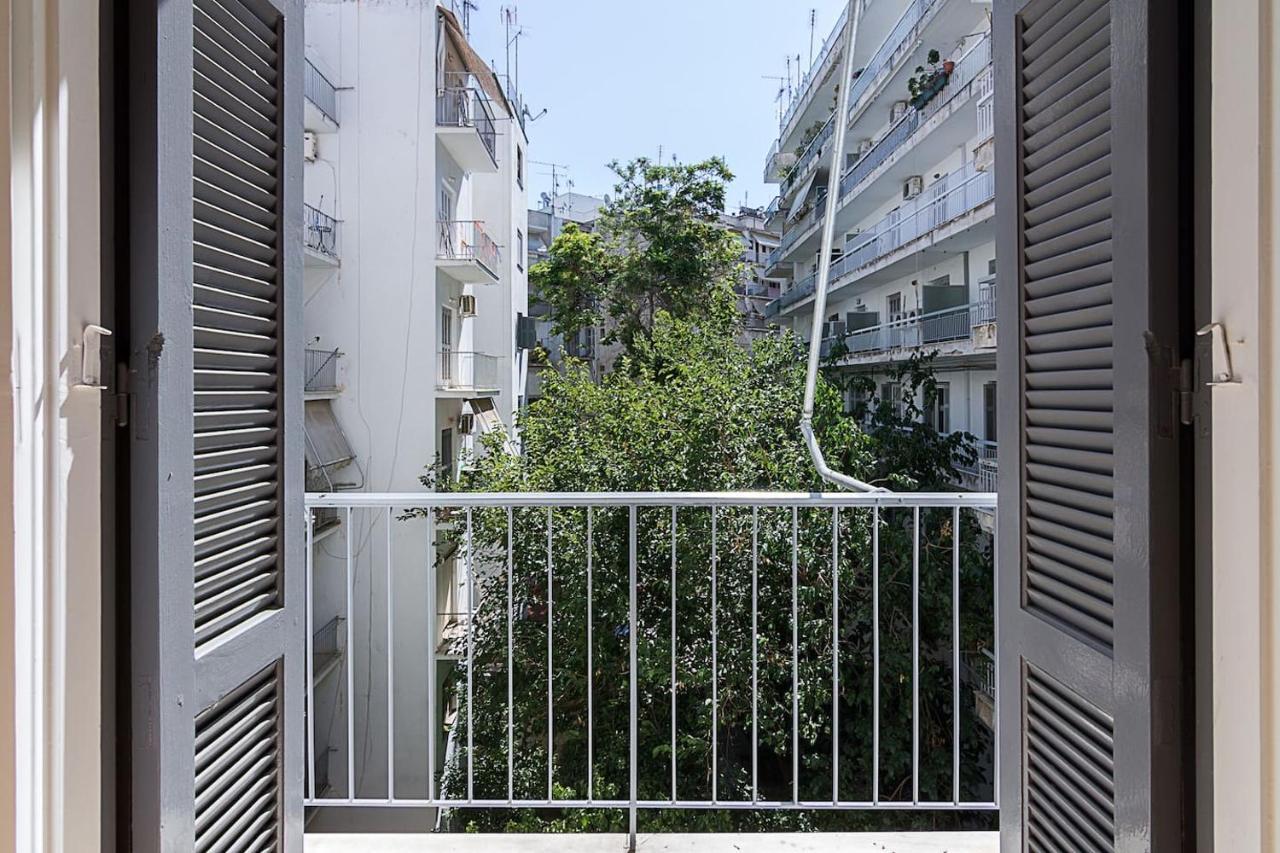Spacious Two Bedroom Apartment In Central Location Athènes Extérieur photo