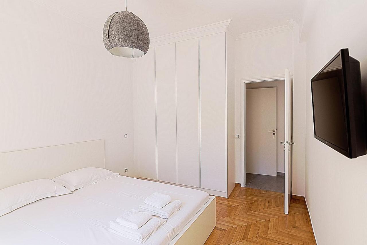 Spacious Two Bedroom Apartment In Central Location Athènes Extérieur photo