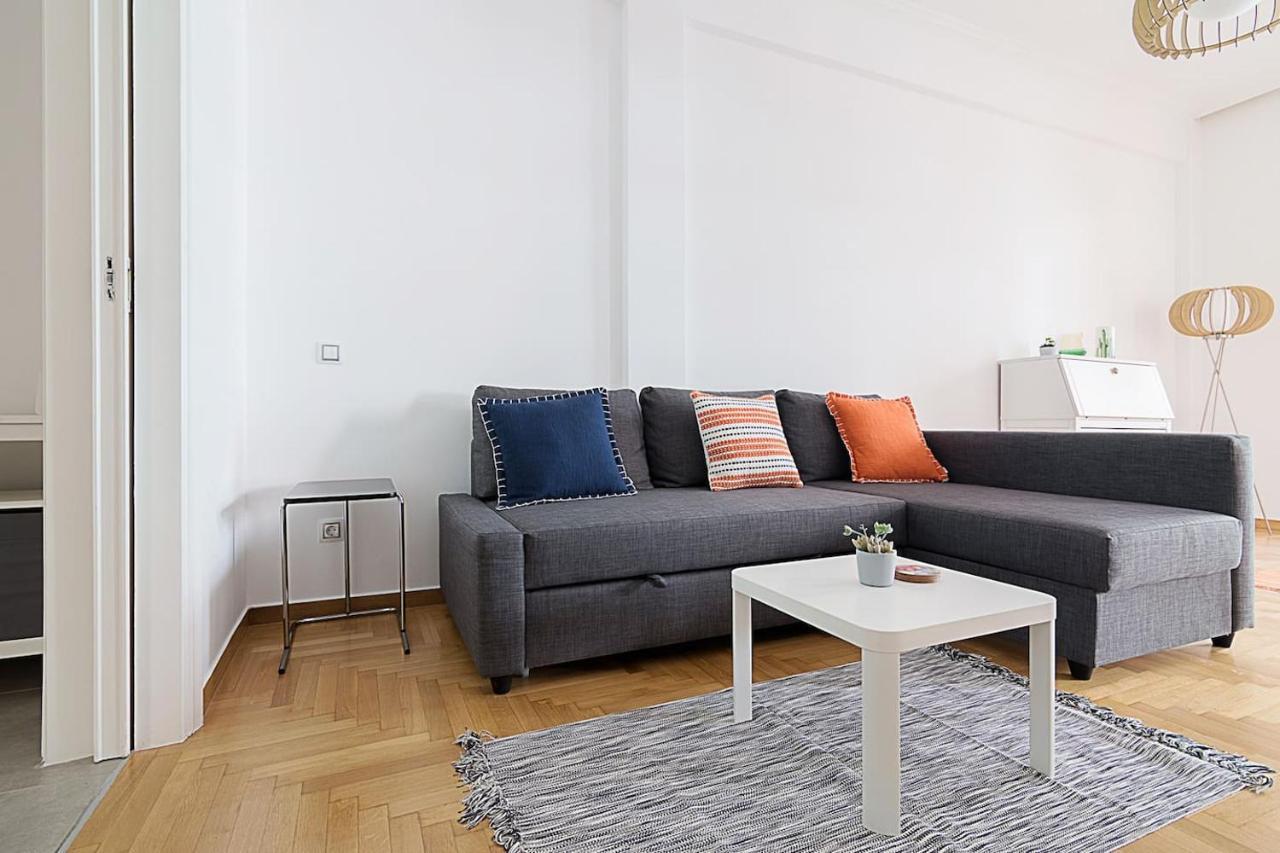 Spacious Two Bedroom Apartment In Central Location Athènes Extérieur photo