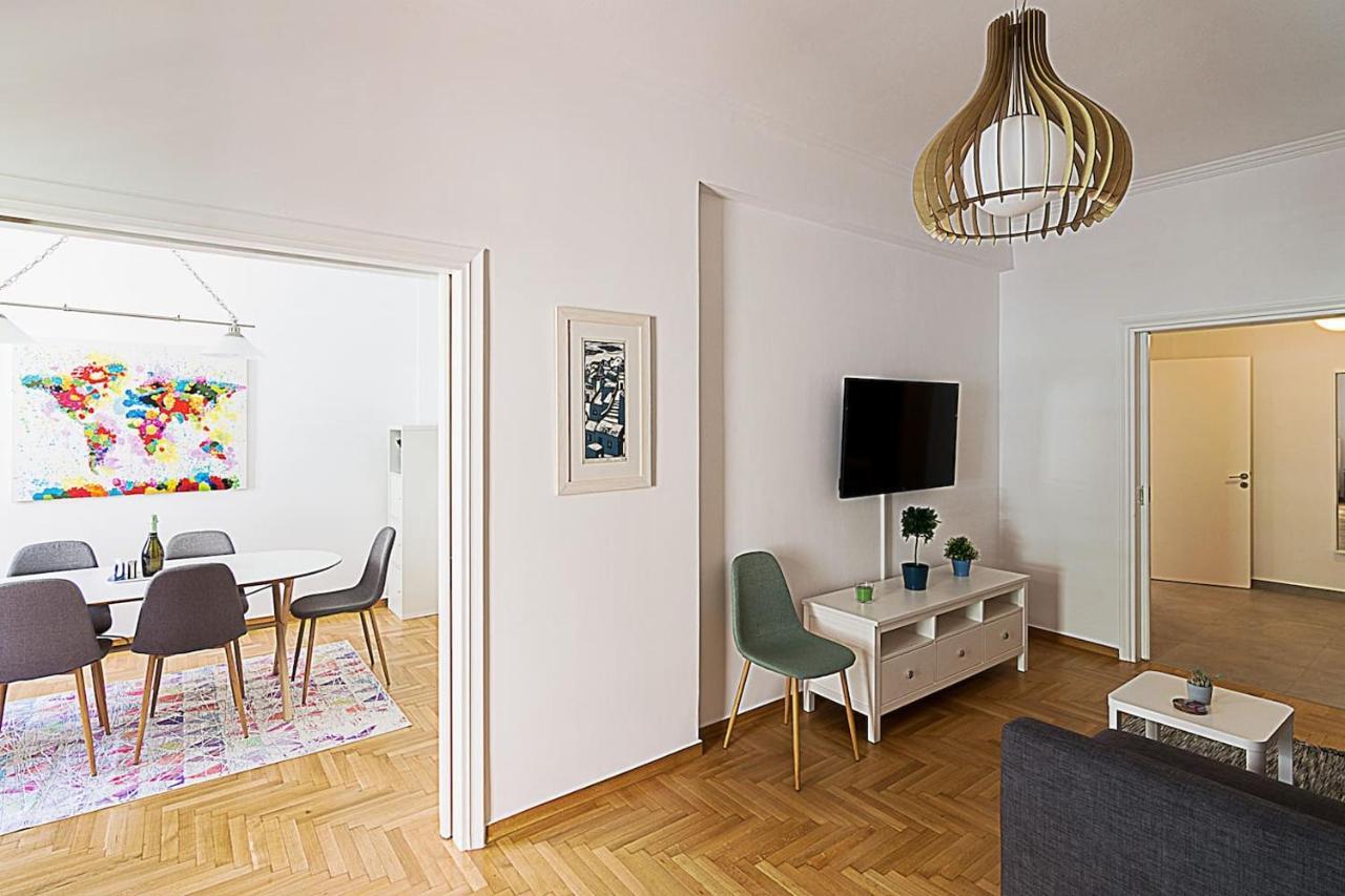 Spacious Two Bedroom Apartment In Central Location Athènes Extérieur photo