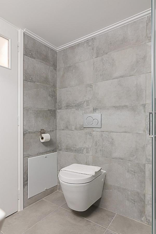 Spacious Two Bedroom Apartment In Central Location Athènes Extérieur photo