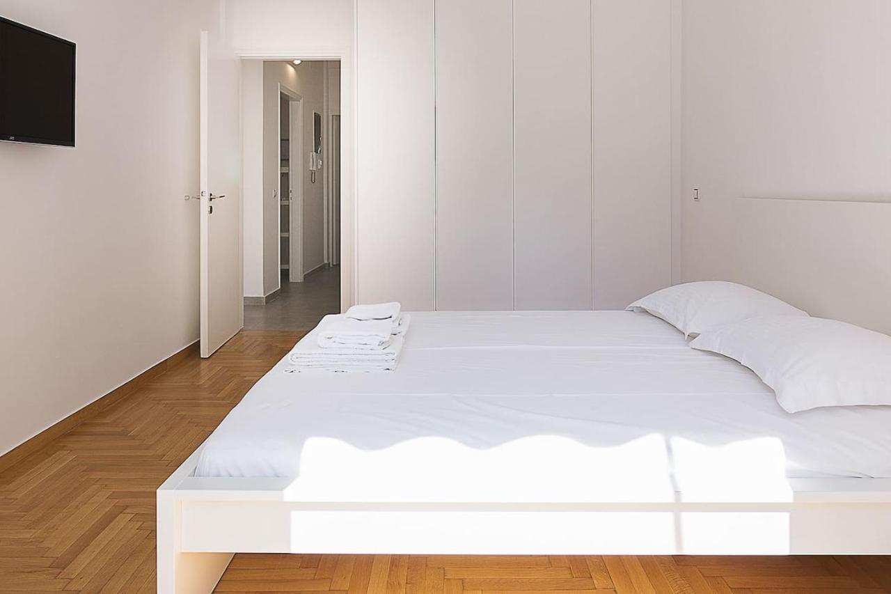 Spacious Two Bedroom Apartment In Central Location Athènes Extérieur photo