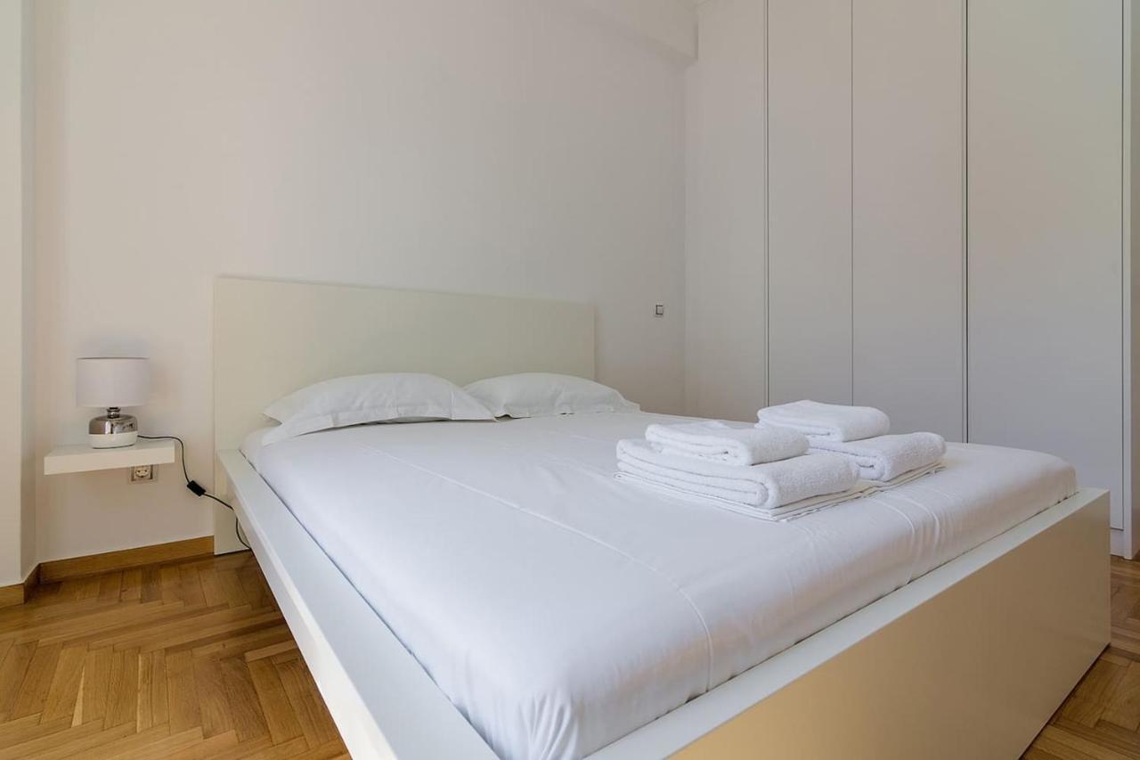 Spacious Two Bedroom Apartment In Central Location Athènes Extérieur photo