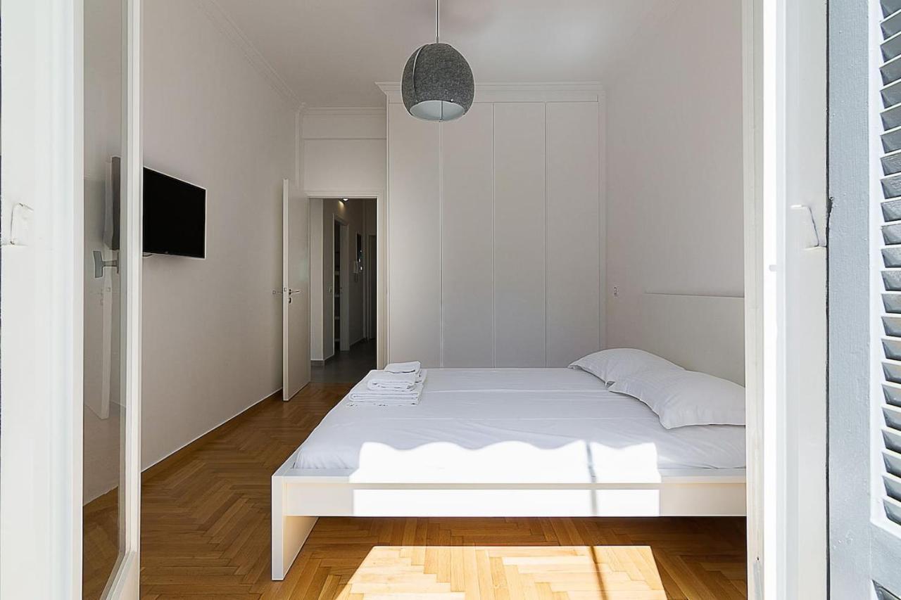 Spacious Two Bedroom Apartment In Central Location Athènes Extérieur photo