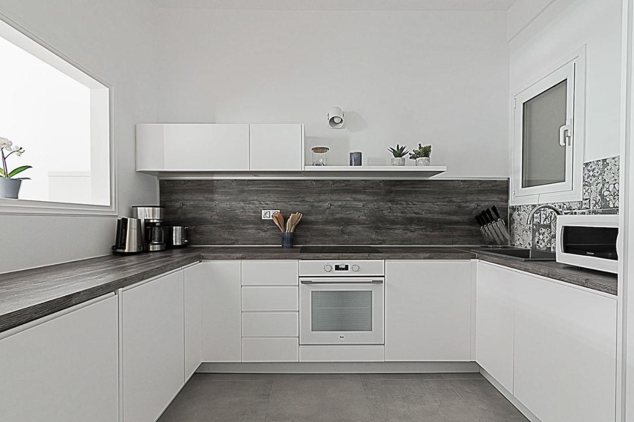 Spacious Two Bedroom Apartment In Central Location Athènes Extérieur photo