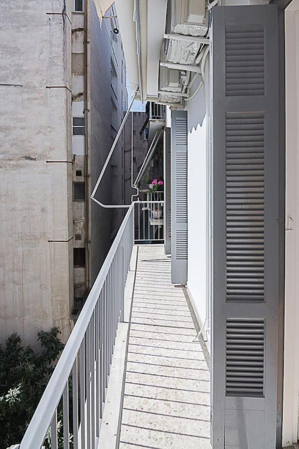 Spacious Two Bedroom Apartment In Central Location Athènes Extérieur photo