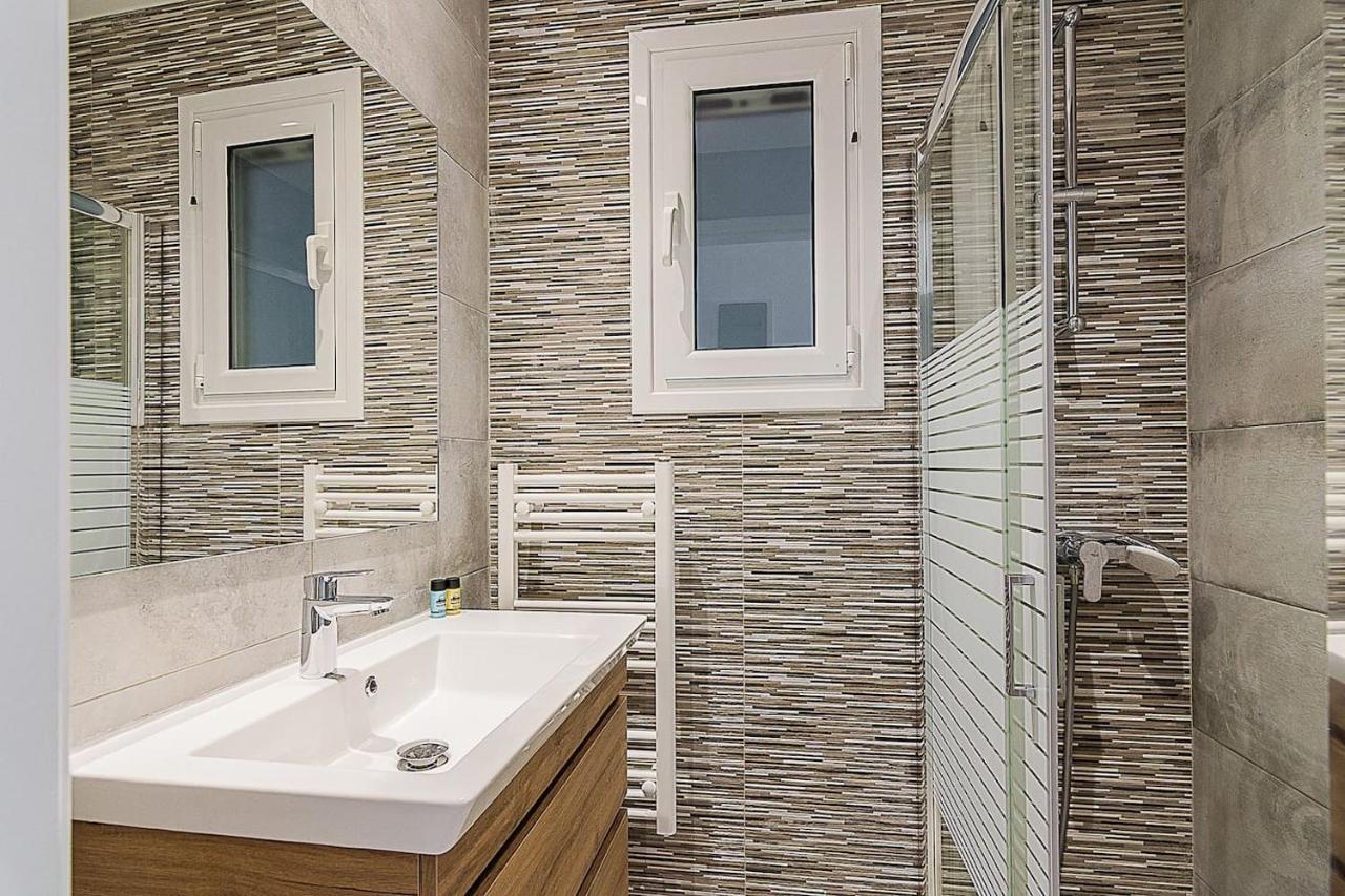 Spacious Two Bedroom Apartment In Central Location Athènes Extérieur photo