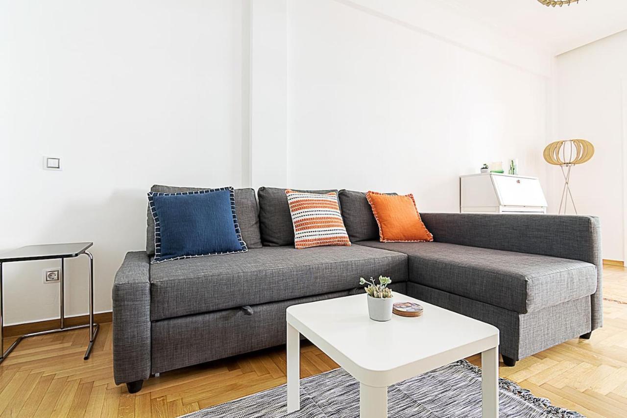 Spacious Two Bedroom Apartment In Central Location Athènes Extérieur photo