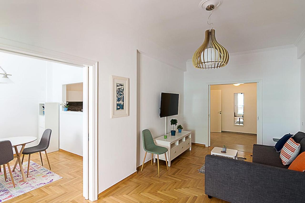 Spacious Two Bedroom Apartment In Central Location Athènes Extérieur photo
