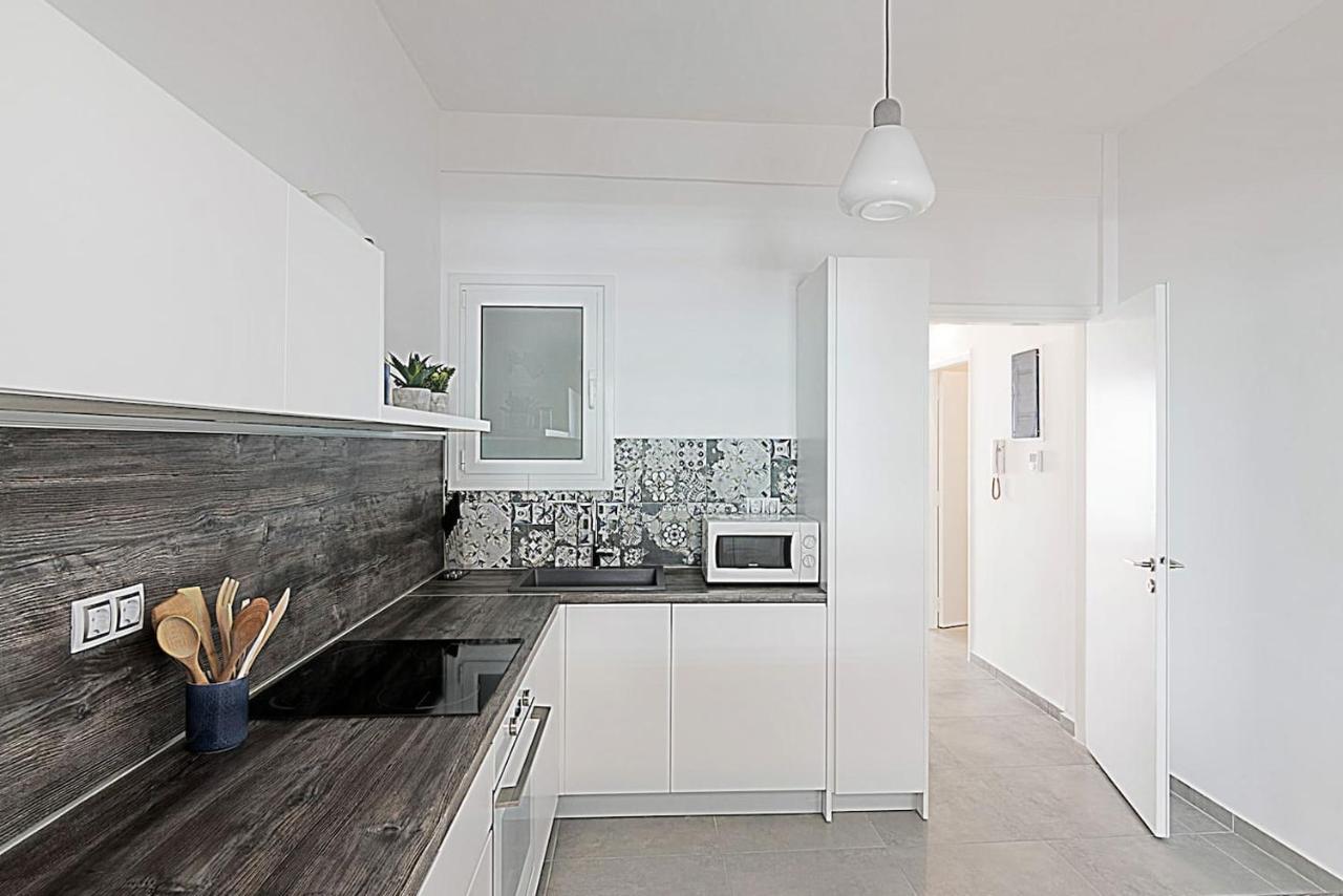 Spacious Two Bedroom Apartment In Central Location Athènes Extérieur photo