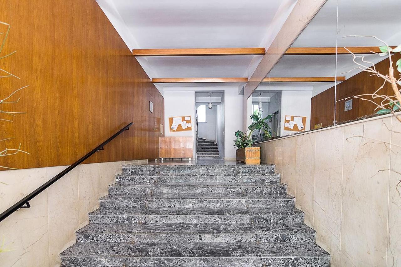 Spacious Two Bedroom Apartment In Central Location Athènes Extérieur photo